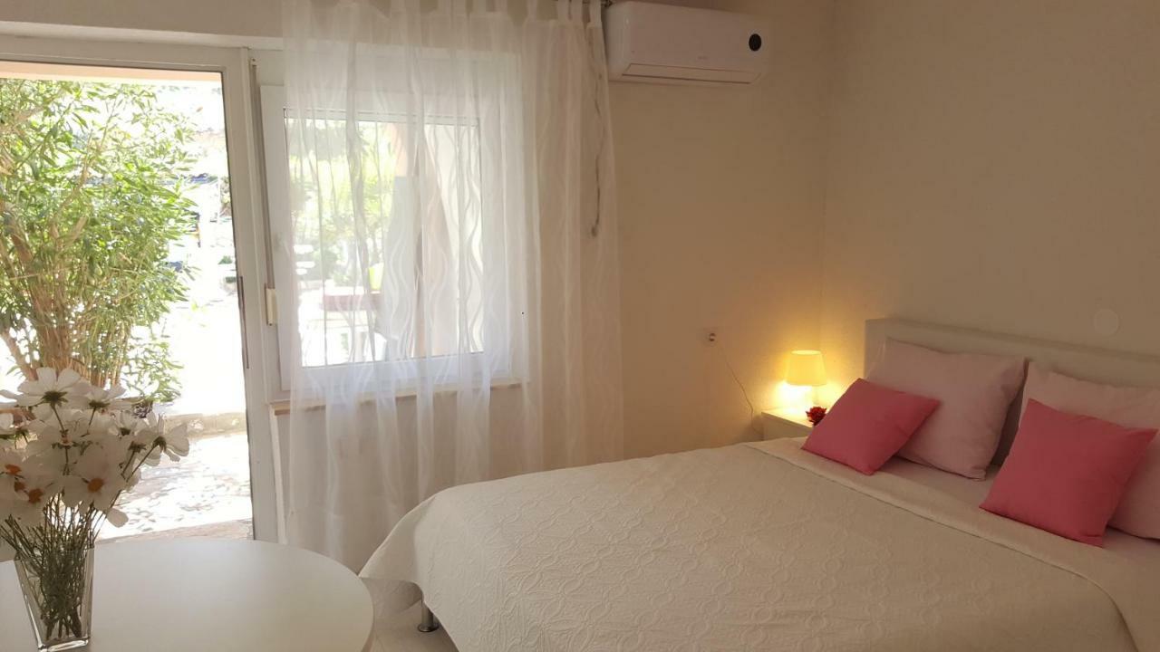 Tanja & Josipa Apartment Pag Town